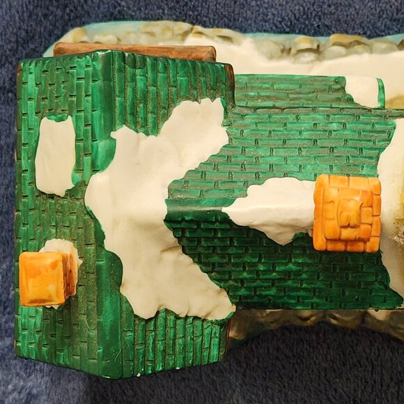 Vintage 1998 Collectable Dickens Ceramic 11" Tall Lighthouse/Figurine - Picture 14 of 15